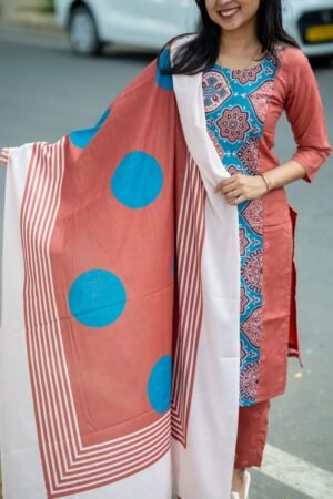 Terracotta charm - Image 2